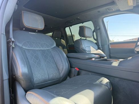 Used 2022 Jeep Grand Wagoneer Series III w/ Flexible Seating Group AWD/4WD image 19