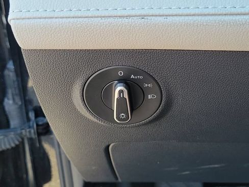 Certified 2025 Volkswagen Taos S FWD image 25