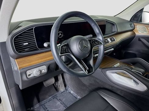Used 2024 Mercedes-Benz GLE 350 4MATIC w/ Winter Package image 9
