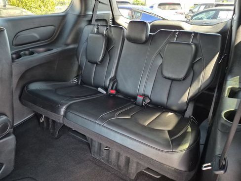Used 2025 Chrysler Pacifica Select FWD image 28