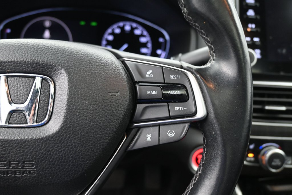 Used 2018 Honda Accord Touring image 31