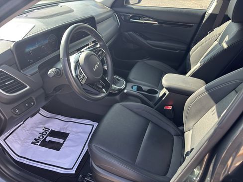 Certified 2024 Kia Seltos EX image 8