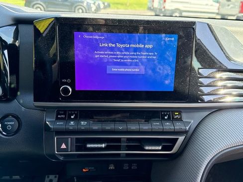 Used 2025 Toyota Camry SE w/ Convenience Package FWD image 29