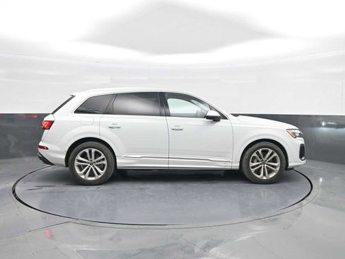 Used 2025 Audi Q7 3.0T Prestige w/ Prestige Package AWD/4WD image 9