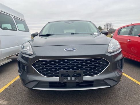 Used 2020 Ford Escape SE image 18