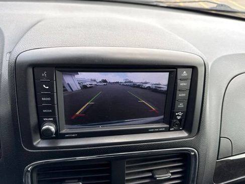 Used 2020 Dodge Grand Caravan SE FWD image 21
