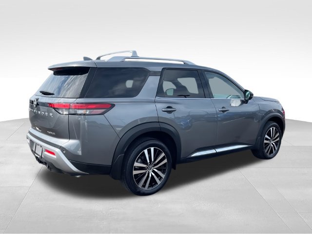 Certified 2025 Nissan Pathfinder Platinum w/ Cargo Package FWD image 8