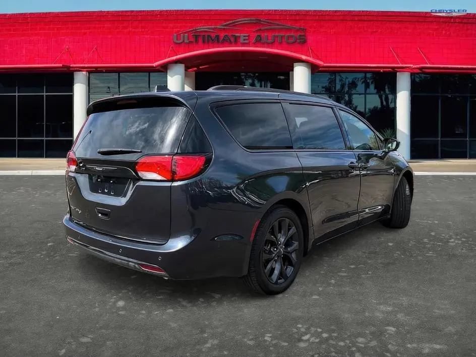 Used 2019 Chrysler Pacifica Touring-L w/ Advanced Safetytec Group FWD image 3