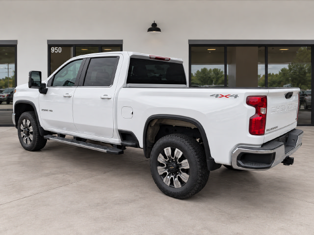 Used 2025 Chevrolet Silverado 2500 LT w/ Convenience Package AWD/4WD image 2