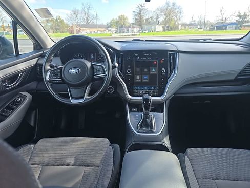 Used 2023 Subaru Outback Premium image 31