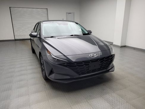 Used 2023 Hyundai Elantra SEL w/ Preferred Accessory Package FWD image 14