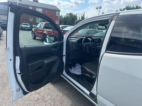 Used 2022 Chevrolet Colorado LT w/ Fleet Safety Package RWD image 10