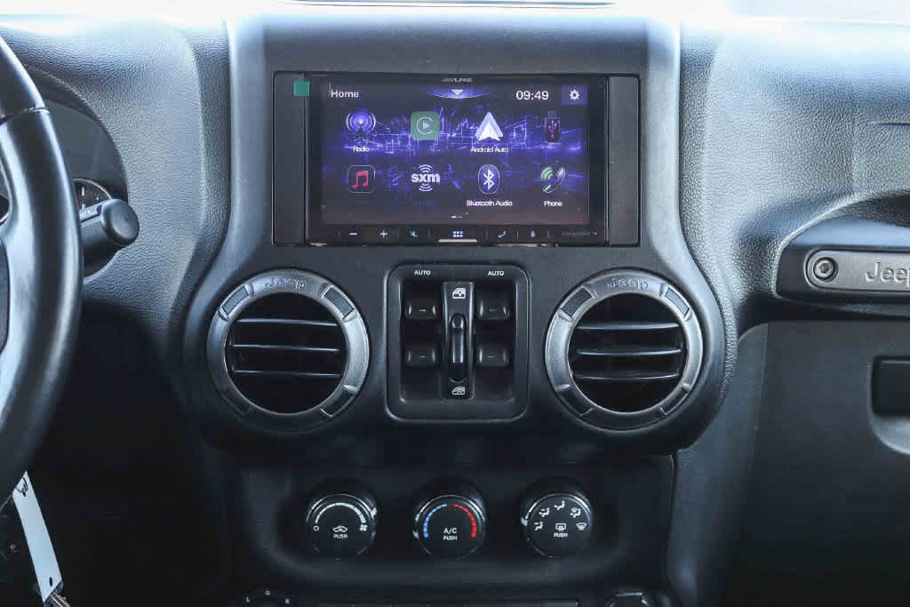 Used 2018 Jeep Wrangler Unlimited Sport S AWD/4WD image 13