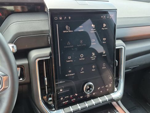 Used 2025 GMC Yukon Denali image 16