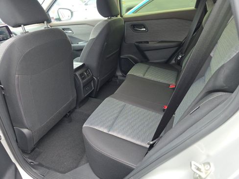 Used 2023 Nissan Rogue SV FWD image 17