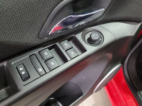 Used 2016 Chevrolet Cruze LT image 34