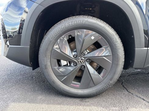 New 2026 Volkswagen Taos S image 10