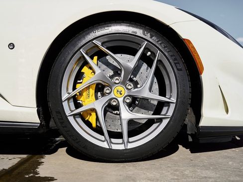 Used 2019 Ferrari 812 Superfast image 19