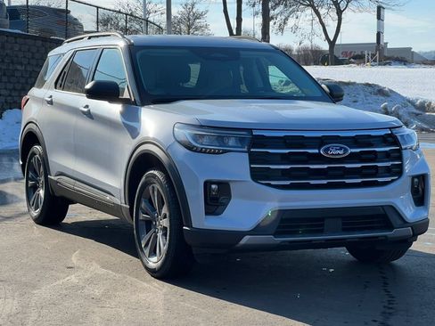 Used 2026 Ford Explorer Active w/ Active Comfort Package AWD/4WD image 37