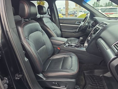 Used 2017 Ford Explorer Sport image 31