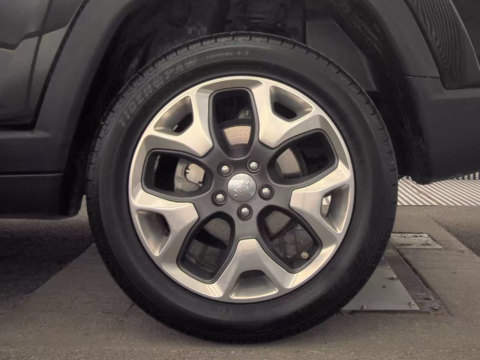 Used 2019 Jeep Compass Limited w/ Safety & Security Group AWD/4WD image 15