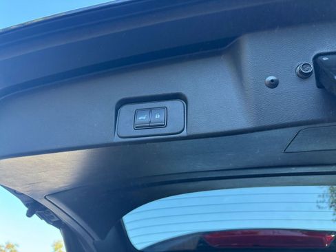 Used 2025 Nissan Rogue SV image 23