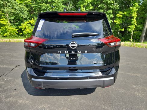 New 2025 Nissan Rogue SL w/ Tech Package image 8