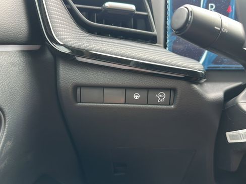 New 2025 Nissan Kicks SR w/ Illumination Package image 25