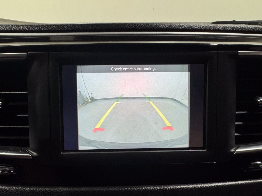 Used 2020 Chrysler Pacifica Touring w/ S Appearance Package FWD image 10