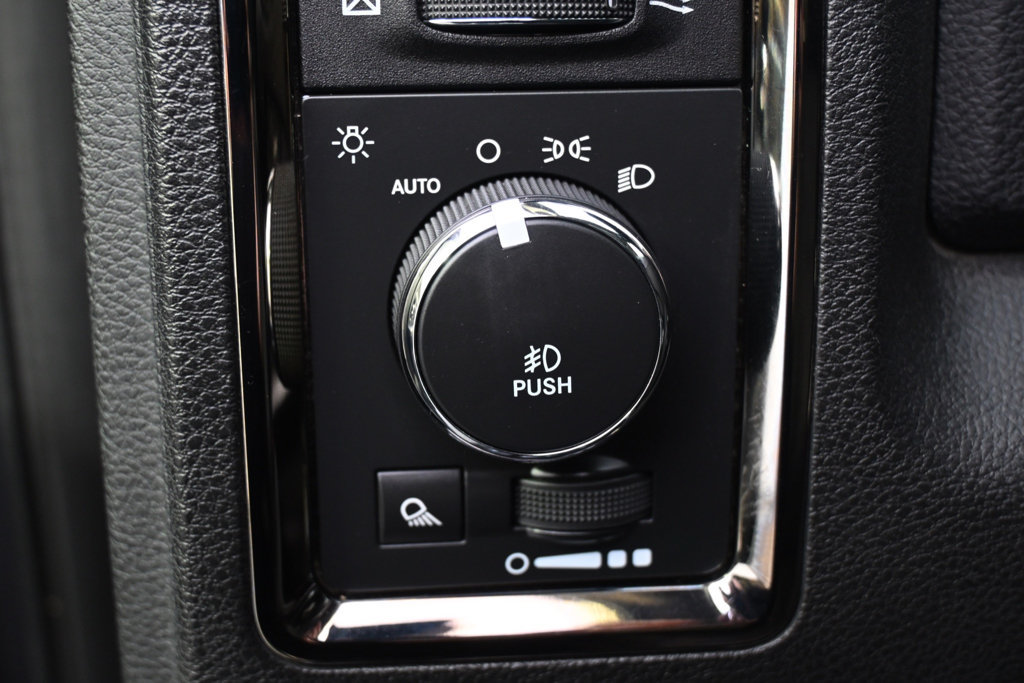Used 2015 RAM 1500 Sport w/ Convenience Group AWD/4WD image 24