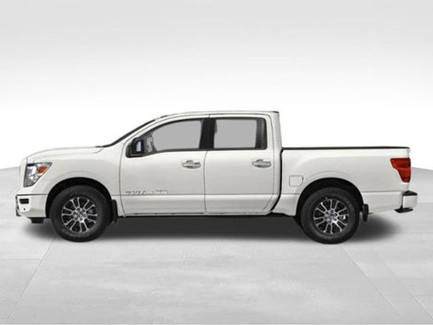 Used 2021 Nissan Titan SV w/ SV Convenience Package RWD image 7