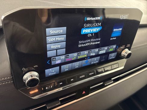 Used 2024 Mitsubishi Outlander SE image 35