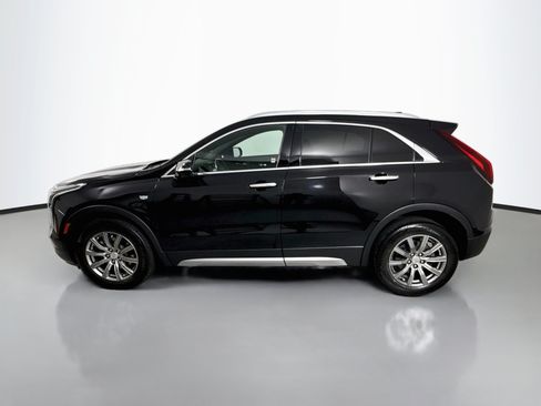 Used 2021 Cadillac XT4 Premium Luxury w/ Cold Weather Package FWD image 4