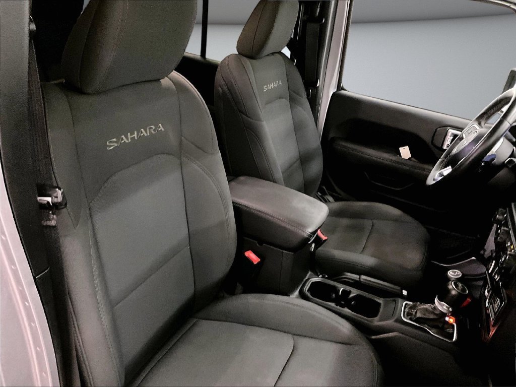 Used 2019 Jeep Wrangler Unlimited Sahara AWD/4WD image 30