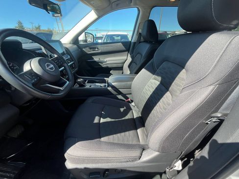 Used 2025 Nissan Pathfinder SV AWD/4WD image 29