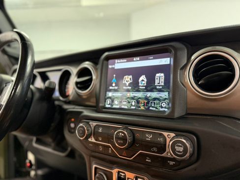 Used 2021 Jeep Wrangler Unlimited Sahara w/ Uconnect 4C Nav & Sound Group AWD/4WD image 51