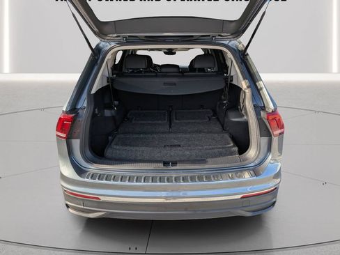 Used 2023 Volkswagen Tiguan SE w/ Panoramic Sunroof Package FWD image 10