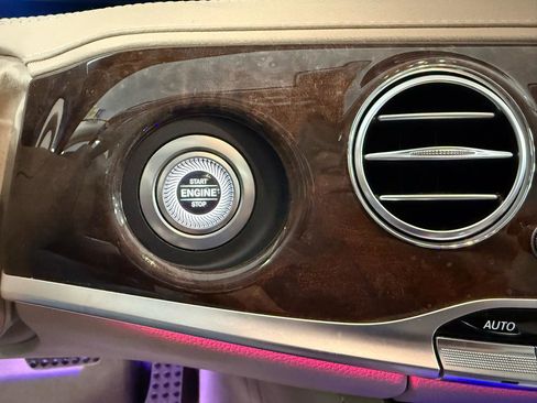 Used 2019 Mercedes-Benz S 560 Sedan image 26