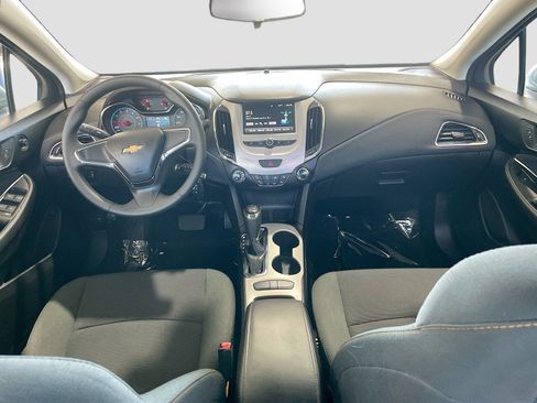 Used 2017 Chevrolet Cruze LS FWD image 13