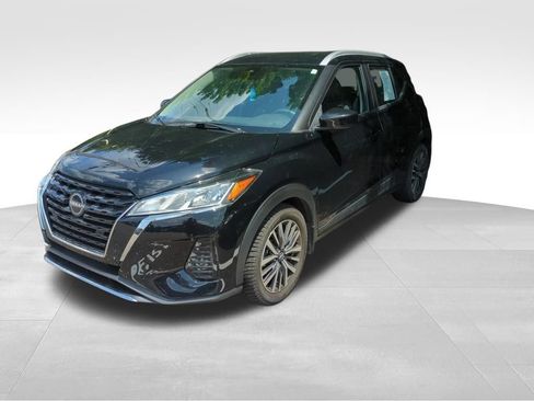 Used 2022 Nissan Kicks SV FWD image 1