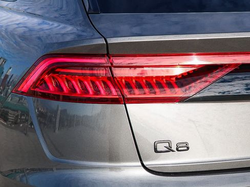 Used 2022 Audi Q8 Premium w/ Convenience Package image 10