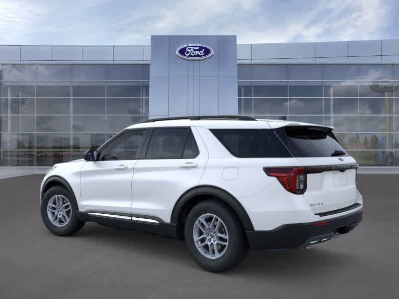 Used 2025 Ford Explorer Active w/ Active Comfort Package RWD image 4