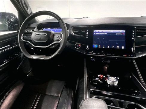 Used 2023 Jeep Wagoneer 4WD w/ Convenience Group I image 7