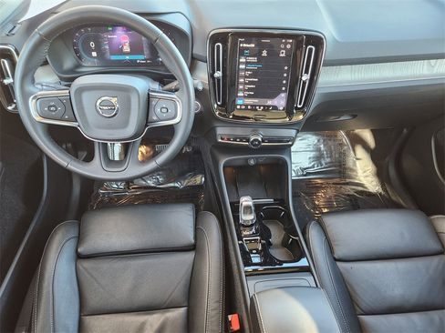 Used 2023 Volvo XC40 B5 Ultimate image 15