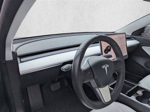 Used 2019 Tesla Model 3 Standard Range Plus RWD image 12