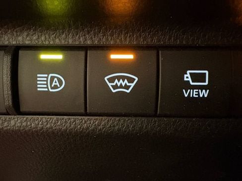 Used 2024 Toyota RAV4 XSE AWD/4WD image 9