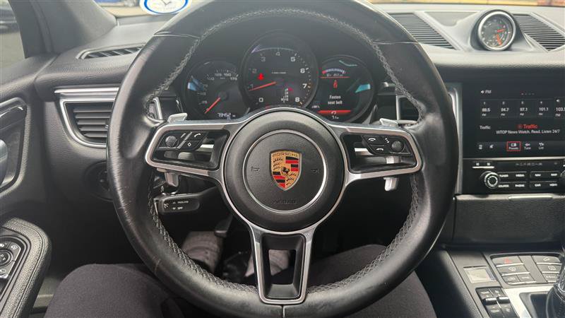 Used 2018 Porsche Macan AWD/4WD image 27
