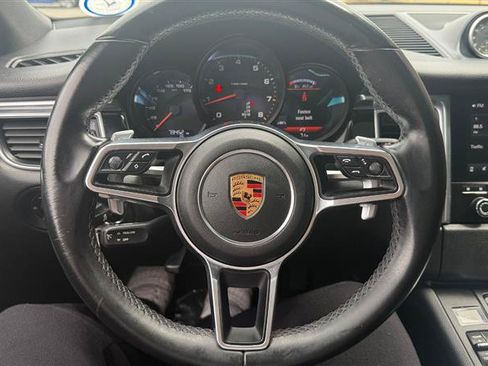 Used 2018 Porsche Macan AWD/4WD image 27