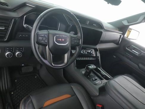 Used 2024 GMC Sierra 1500 AT4 w/ Technology Package image 17