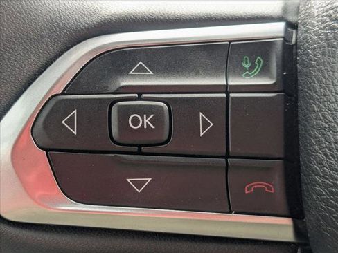 Used 2023 Jeep Compass Limited image 10